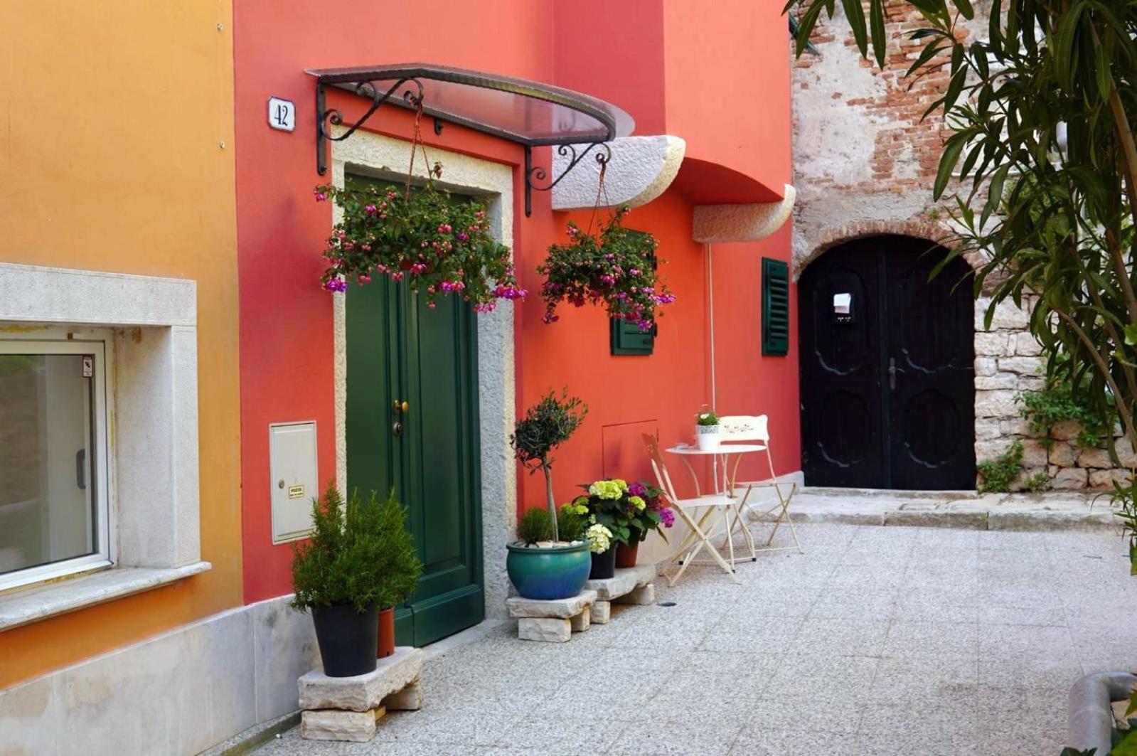 Montalbano Gem - Heritage With Airy Vibes Apartment *