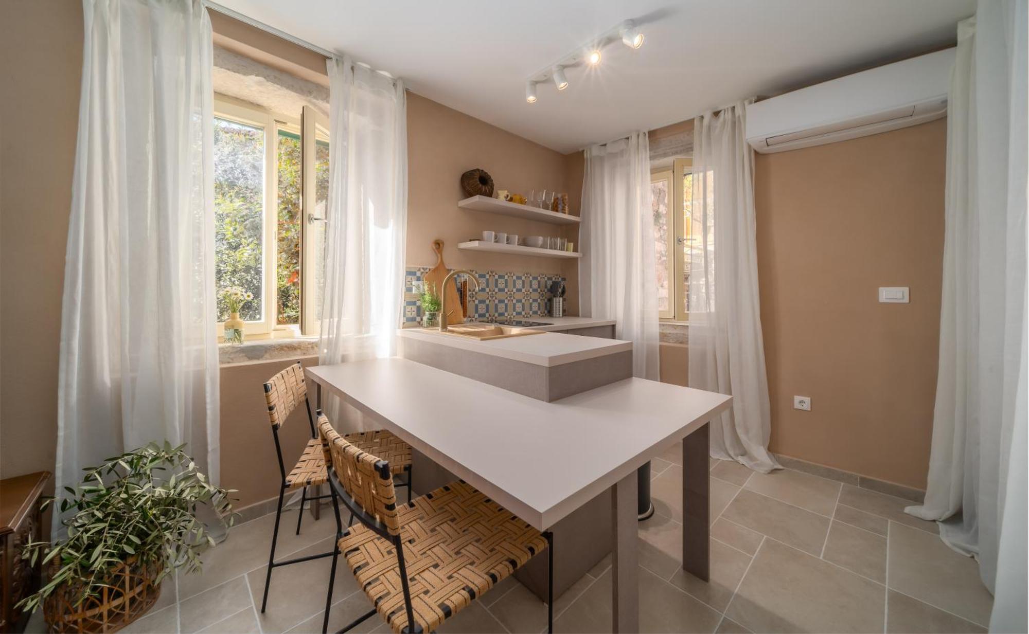 Montalbano Gem - Heritage With Airy Vibes Apartment